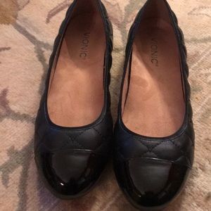Vionic Desiree flat shoes